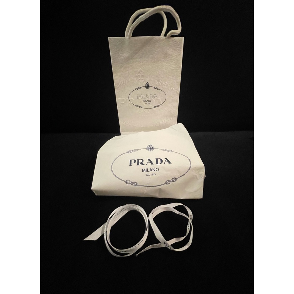 Prada shopping bag + 2 ribbons + tissue paper